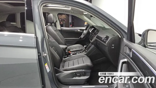 Volkswagen Tiguan 2024 thumb 2