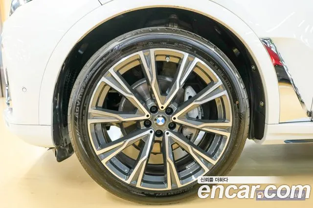 BMW X7 2019 thumb 11