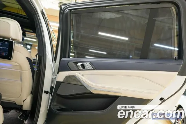 BMW X7 2019 thumb 9