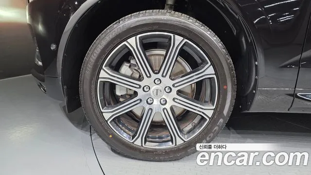 Volvo XC60 2018 thumb 8