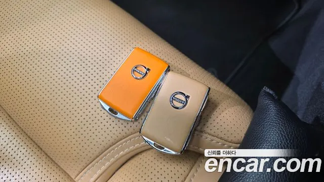 Volvo XC60 2018 thumb 11