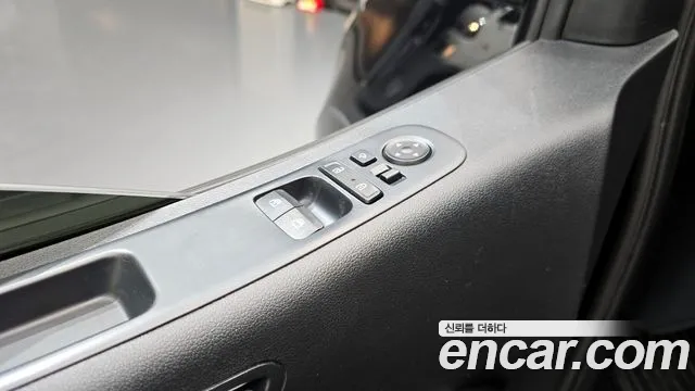 Hyundai Staria 2022 thumb 9