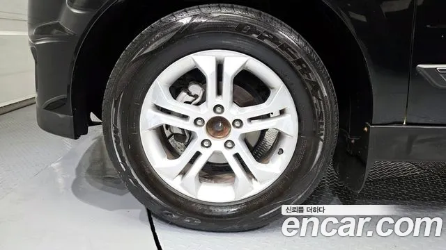 KGM Korando 2013 thumb 3