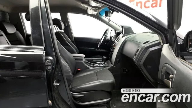 KGM Korando 2013 thumb 7