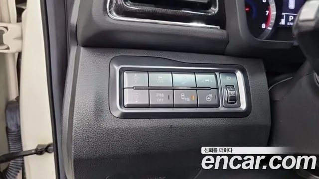 KGM Tivoli 2022 thumb 6