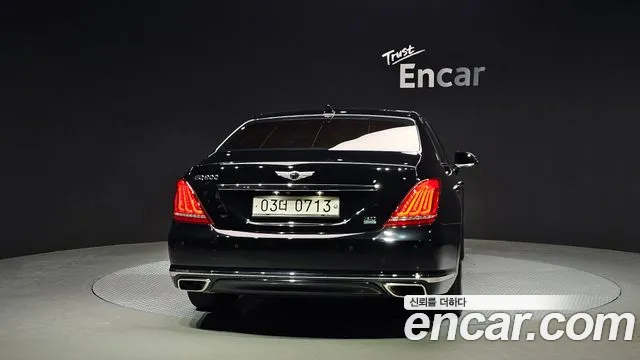 Genesis G90 2016 thumb 11