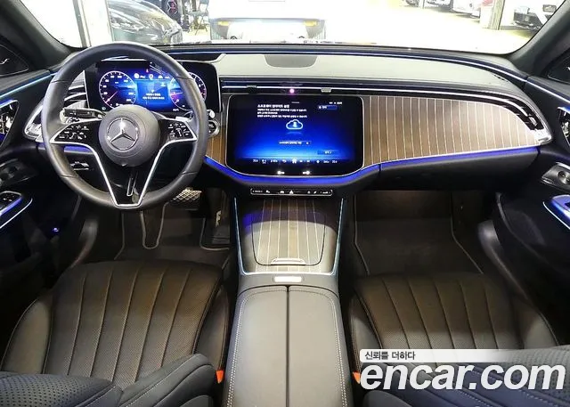 Mercedes-Benz E-Class 2024 thumb 11
