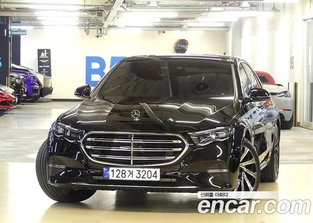 Mercedes-Benz E-Class 2024 thumb 3