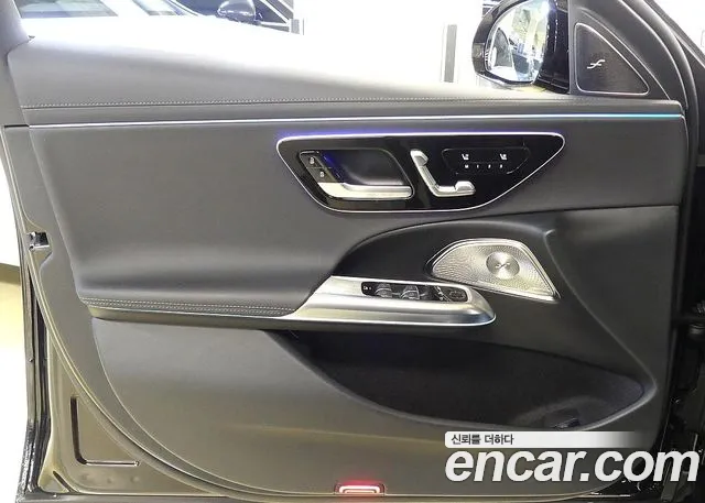 Mercedes-Benz E-Class 2024 thumb 12