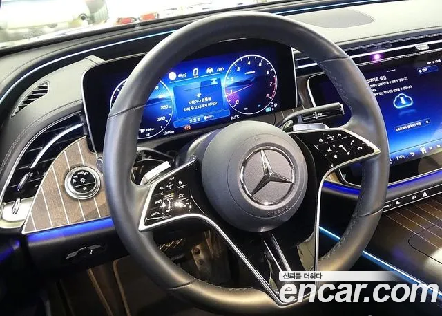 Mercedes-Benz E-Class 2024 thumb 9