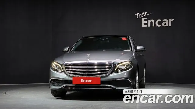 Mercedes-Benz E-Class 2017 thumb 6