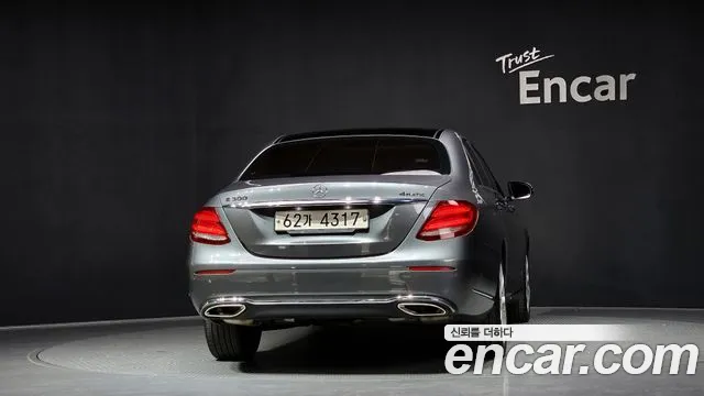 Mercedes-Benz E-Class 2017 thumb 7
