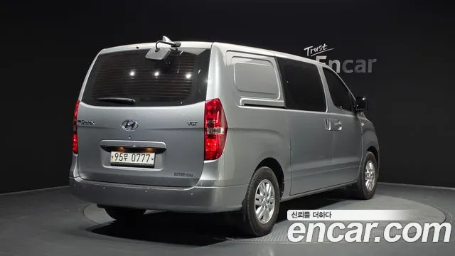 Hyundai Staria 2018 thumb 5