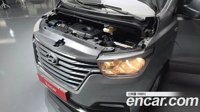 Hyundai Staria 2018 thumb 7