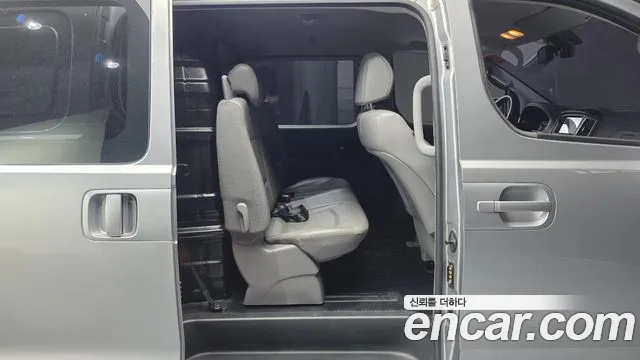 Hyundai Staria 2018 thumb 9