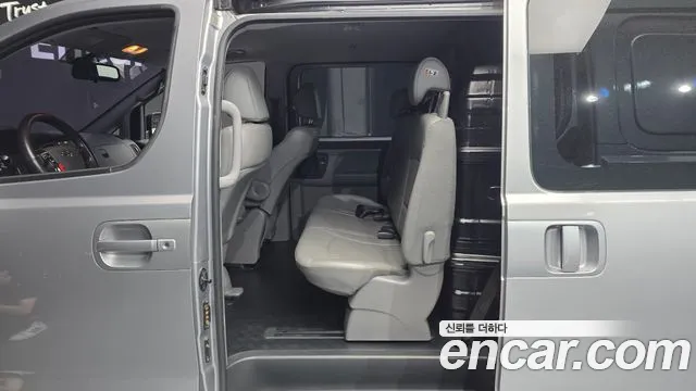 Hyundai Staria 2018 thumb 2