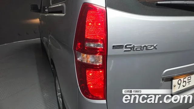 Hyundai Staria 2018 thumb 11