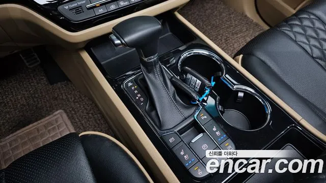 Kia Carnival 2018 thumb 3