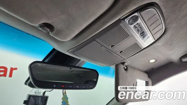 Genesis G90 2015 thumb 12