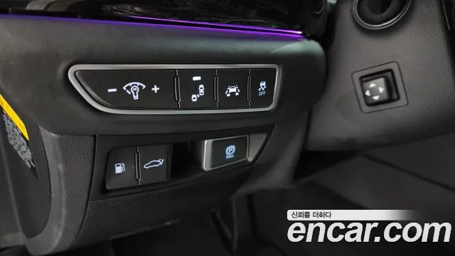 Genesis G90 2015 thumb 6