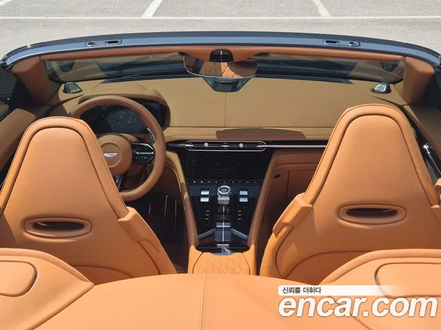 Aston Martin DB12 2025 thumb 8