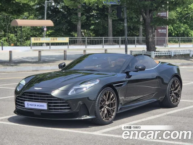 Aston Martin DB12 2025 thumb 3