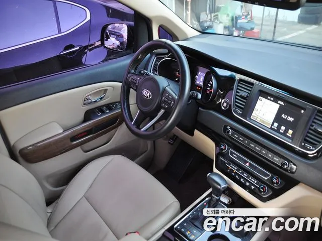 Kia Carnival 2018 thumb 12
