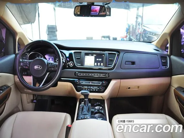 Kia Carnival 2018 thumb 9