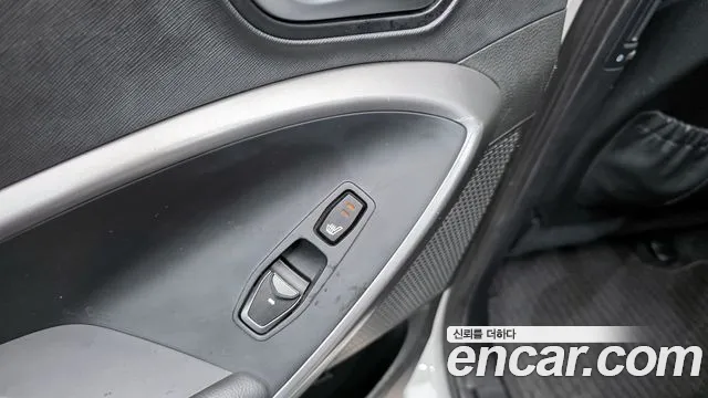 Hyundai Санта Фе 2013 thumb 12