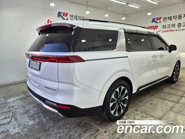 Kia Carnival 2021 thumb 6