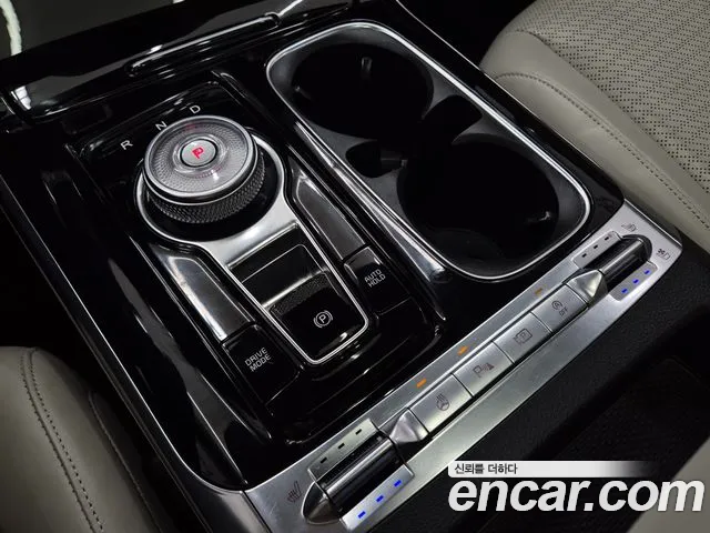 Kia Carnival 2021 thumb 10