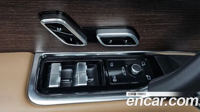 Land Rover Range Rover 2023 thumb 2