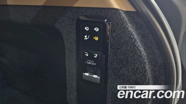 Land Rover Range Rover 2023 thumb 7