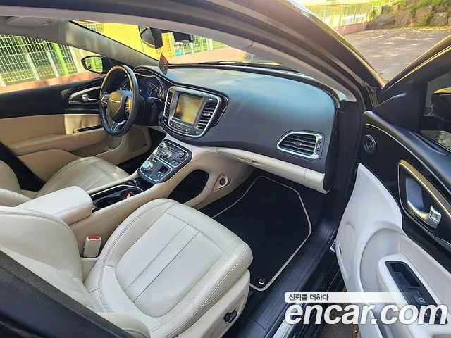 Chrysler 200 2015 thumb 6