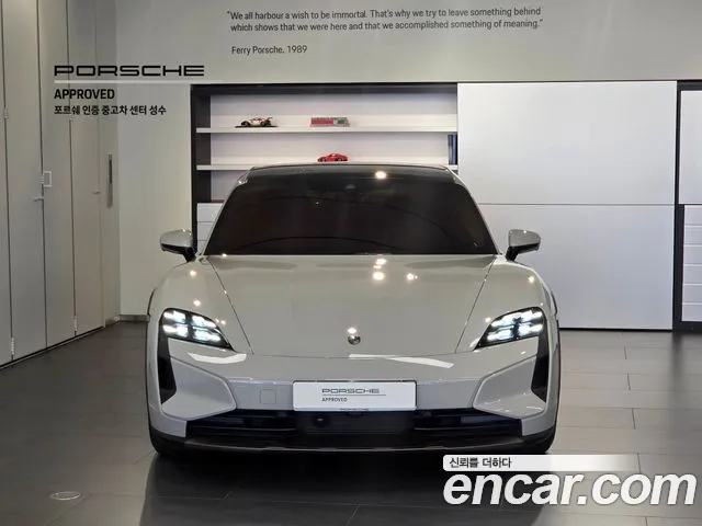 Porsche Taycan 2025 thumb 10
