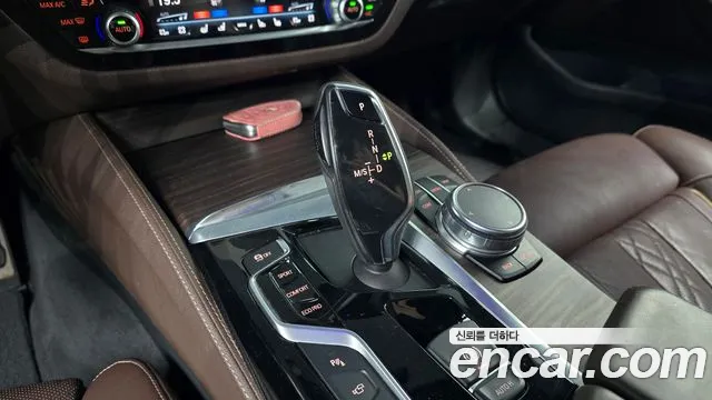 BMW 5 серии 2017 thumb 3