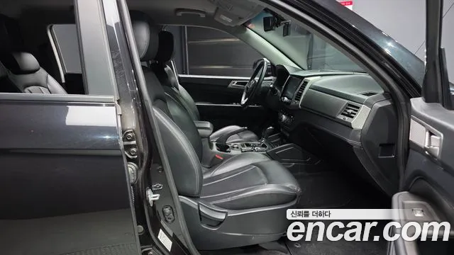 KGM Rexton 2018 thumb 2