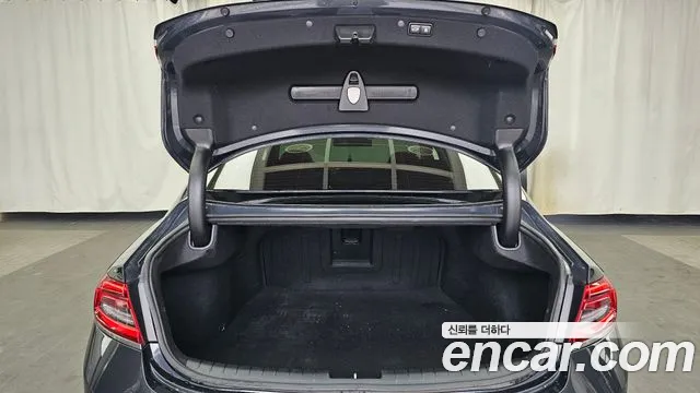 Hyundai Grandeur 2017 thumb 3