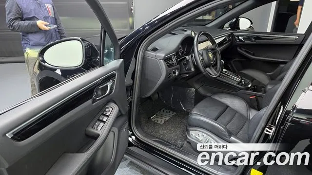 Porsche Macan 2024 thumb 11