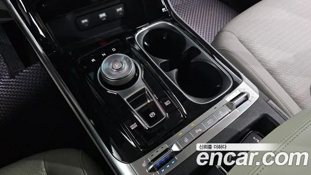 Kia Carnival 2021 thumb 5