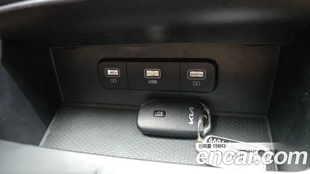 Kia Carnival 2023 thumb 10