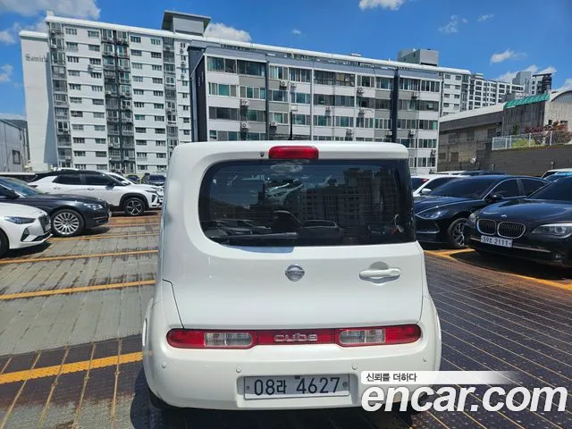Nissan Cube 2013 thumb 3