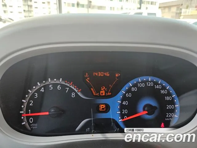 Nissan Cube 2013 thumb 5