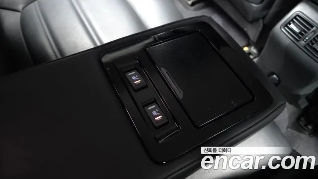 Renault SM6 2017 thumb 9