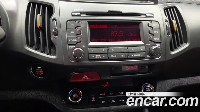 Kia Sportage 2010 thumb 11