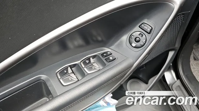 Hyundai Santafe 2016 thumb 7