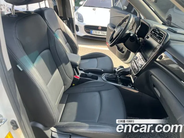 KGM Tivoli 2020 thumb 11