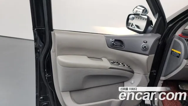 Kia Canival 2012 thumb 5