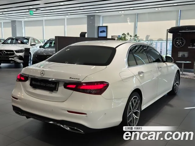 Mercedes-Benz E-Class 2021 thumb 3