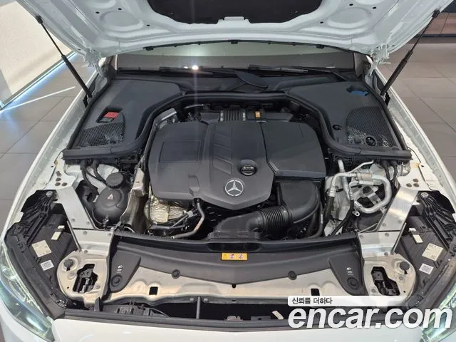 Mercedes-Benz E-Class 2021 thumb 8